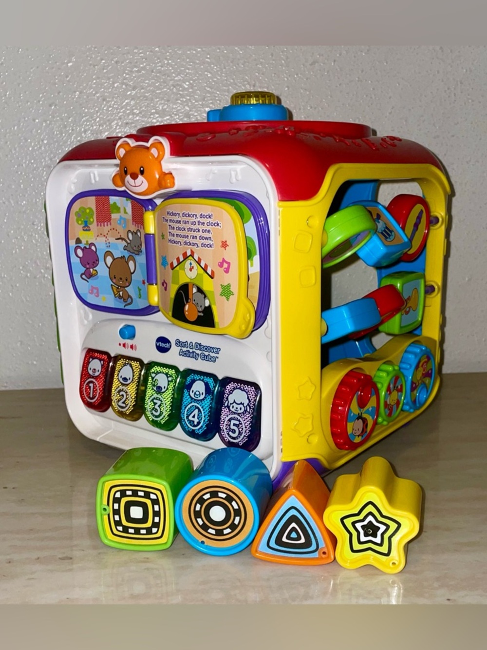 VTech Sort and Discover Activity Cube - Picture 2 of 13